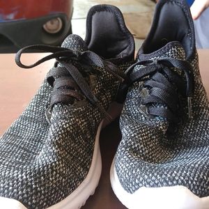 Men's Atlethic works size 8 shoes memory foam.